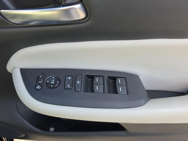 Honda Jazz Photo 772f56b8-1755-4da9-ada5-09b23624c62e.jpg
