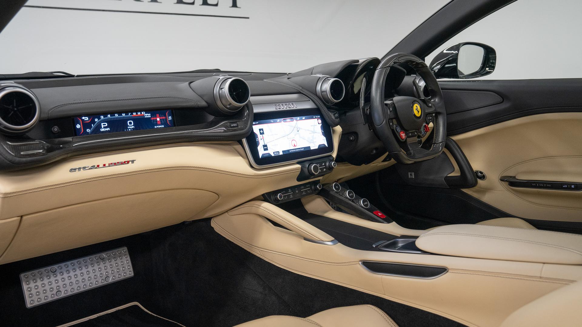 Ferrari GTC4 Lusso Photo 77346363-f27e-4938-88c1-5e6dfd69140a.jpg