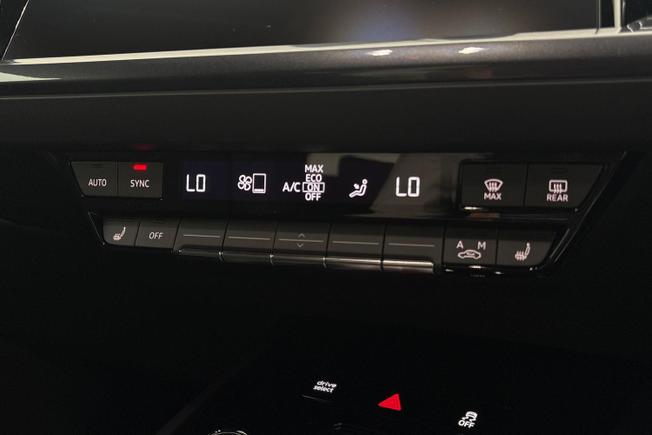 AUDI  Q4 Photo 28