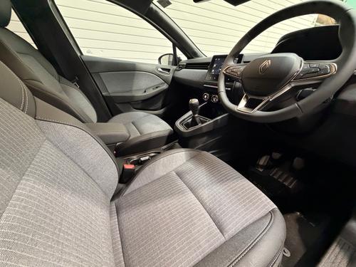 Renault CLIO Photo 773ca27a-e379-4895-9be6-548afac0eacb.jpeg