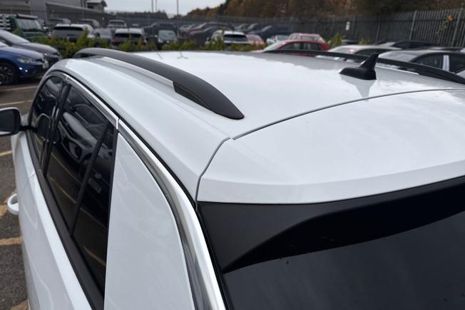 VOLKSWAGEN T-Roc Photo 15