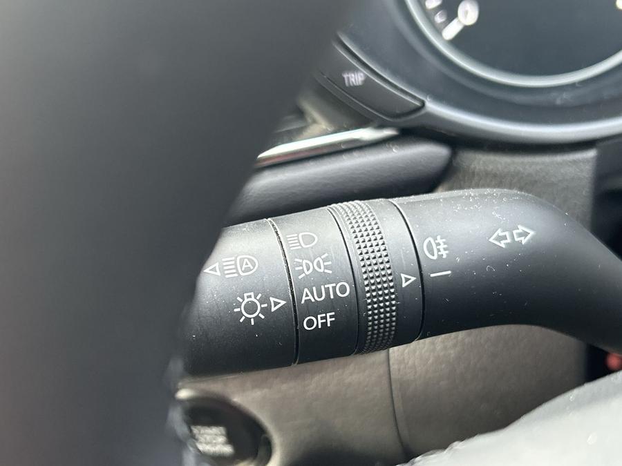 Mazda CX-30 Photo 77585858-686b-4d7d-9c7a-63b337eb9ebe.jpg