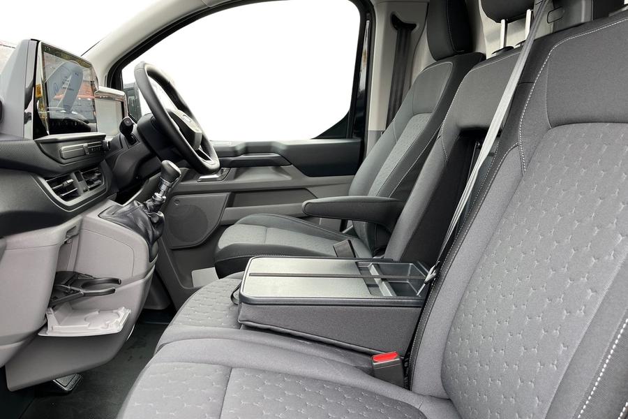 Ford TRANSIT CUSTOM Photo 775fa24e-c383-4b42-945b-b6eb2656ab72.jpg