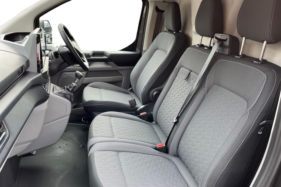 Ford TRANSIT CUSTOM Photo 777a5d31-ad7a-4c79-b325-1fa2aa64b417.jpg