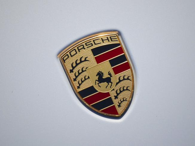PORSCHE Taycan Photo 10