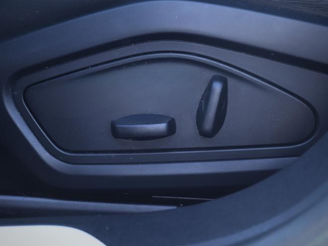 PORSCHE Taycan Photo 28