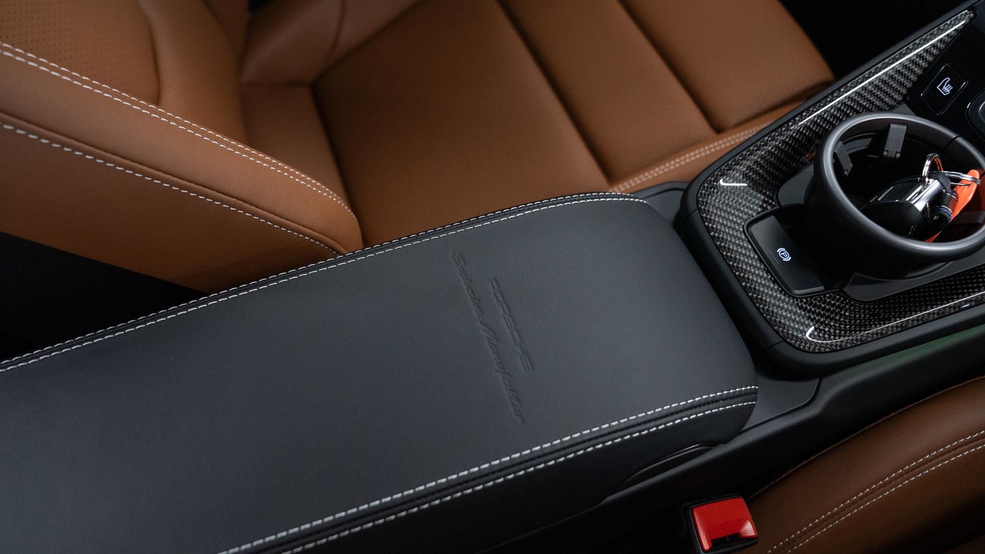 Porsche 911 Photo 7790dd42-879b-4755-ae5b-863d1767896e.jpg
