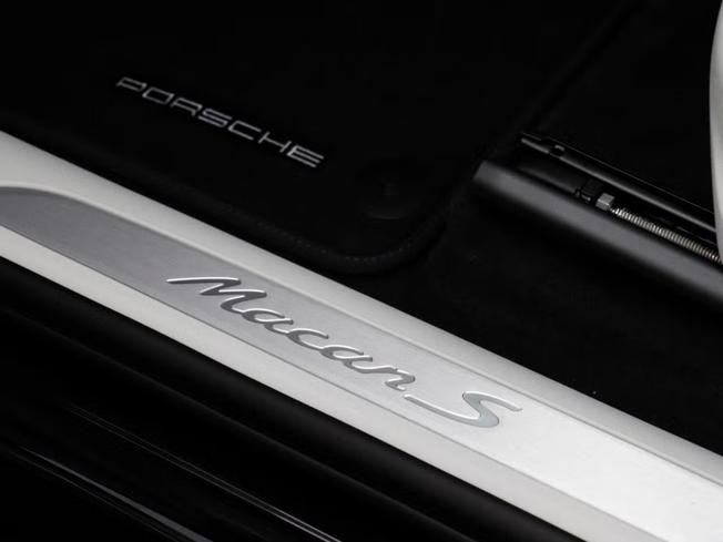 PORSCHE Macan Photo 25