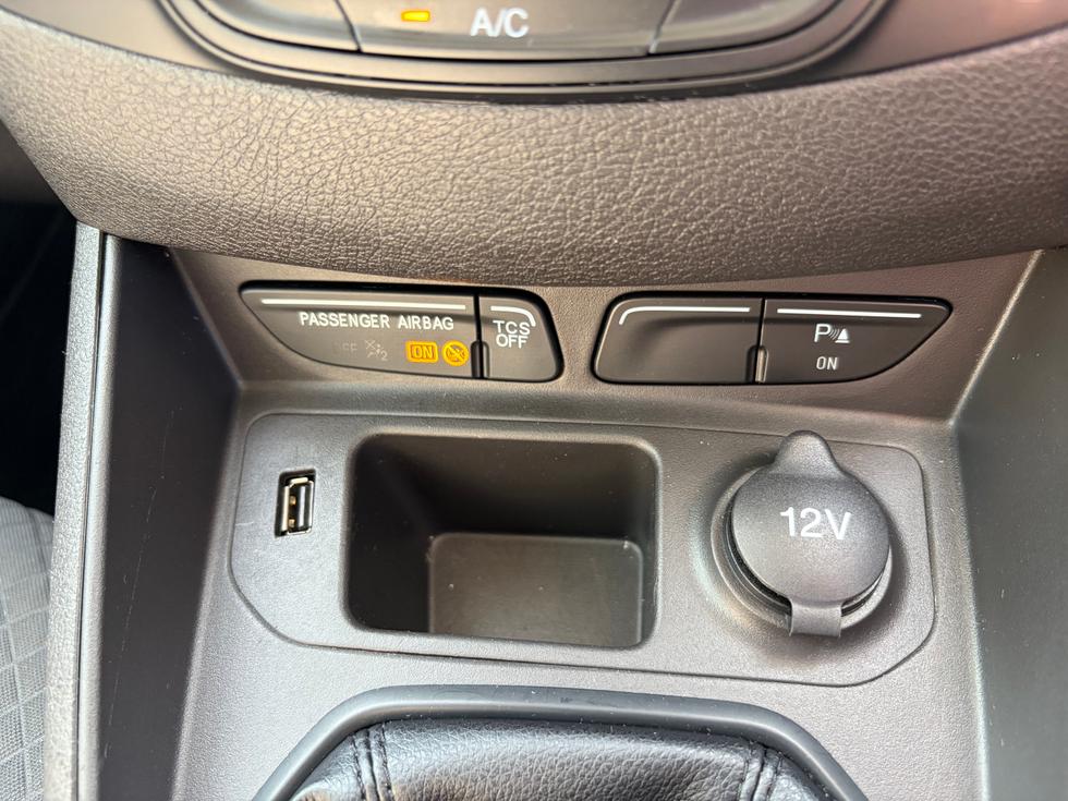 Ford Tourneo Courier Photo 77a14ff7-8d57-44a3-bc05-fe352e8e321c.jpeg