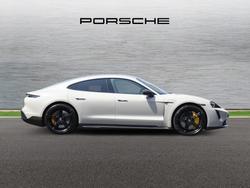 PORSCHE Taycan Photo 3