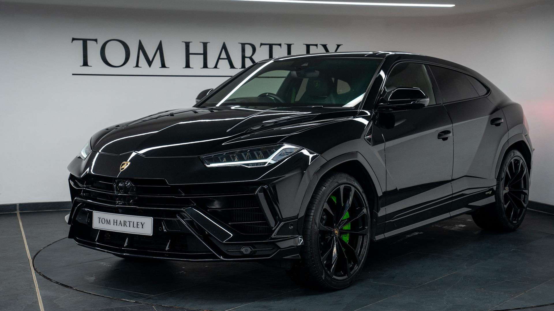 LAMBORGHINI Urus Photo 77b69ed3-39fd-483d-99b7-1b3df6c9335d.jpg