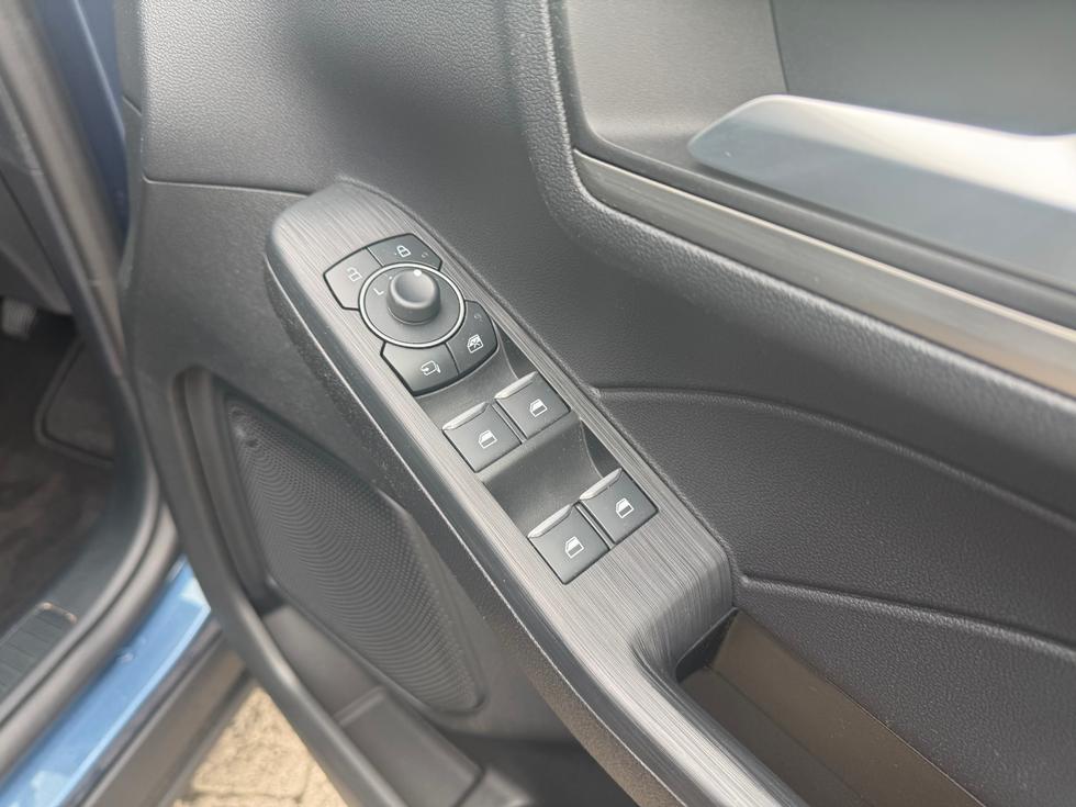 Ford Kuga Photo 77c0819f-8e76-4384-931d-61c79bb84782.jpeg