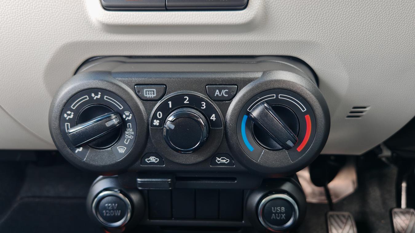 Used Suzuki Ignis HY18XAP 29