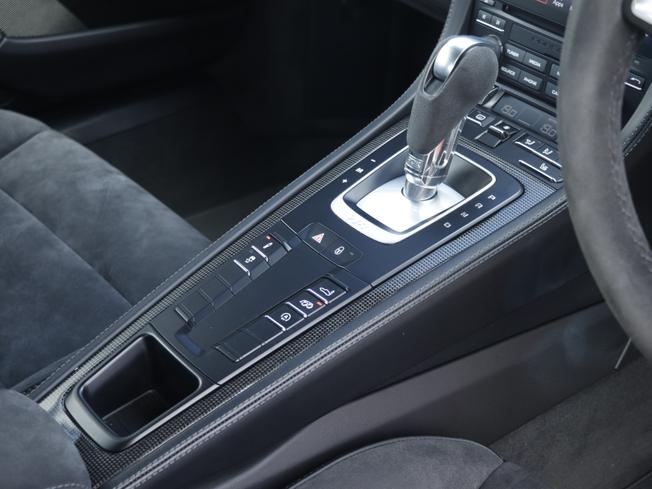 PORSCHE 718 Cayman Photo 29