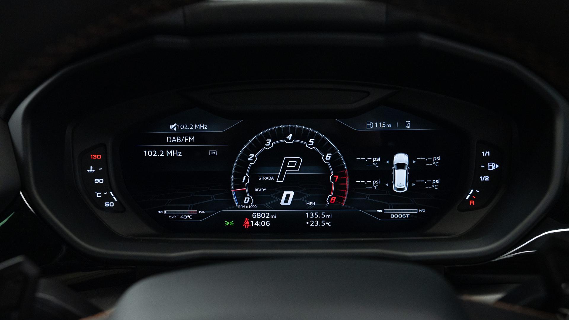 LAMBORGHINI Urus Photo 77e8705f-3dcb-432b-a11d-00381728d1ec.jpg