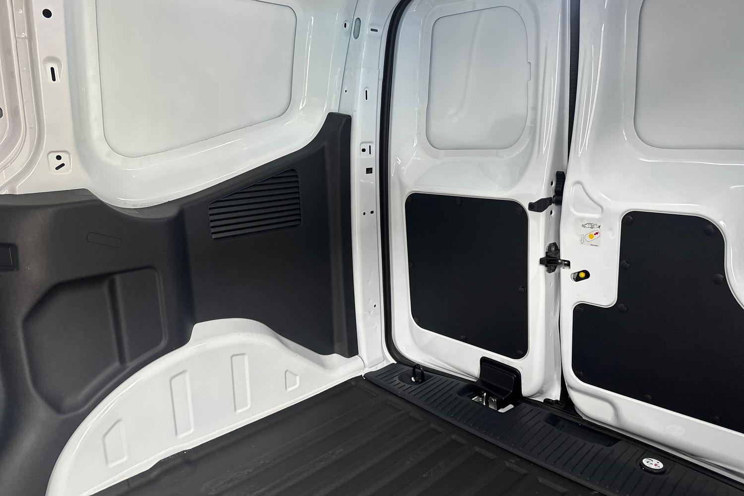 Ford E-TRANSIT COURIER Photo 3