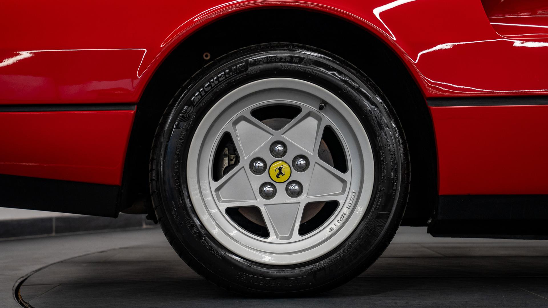 Ferrari 328 Photo 78020f09-4a5a-4720-9be8-e885d6aa5b0f.jpg