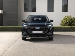 AUDI  Q3 Sportback Photo 2