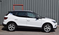 SEAT ARONA Photo 1