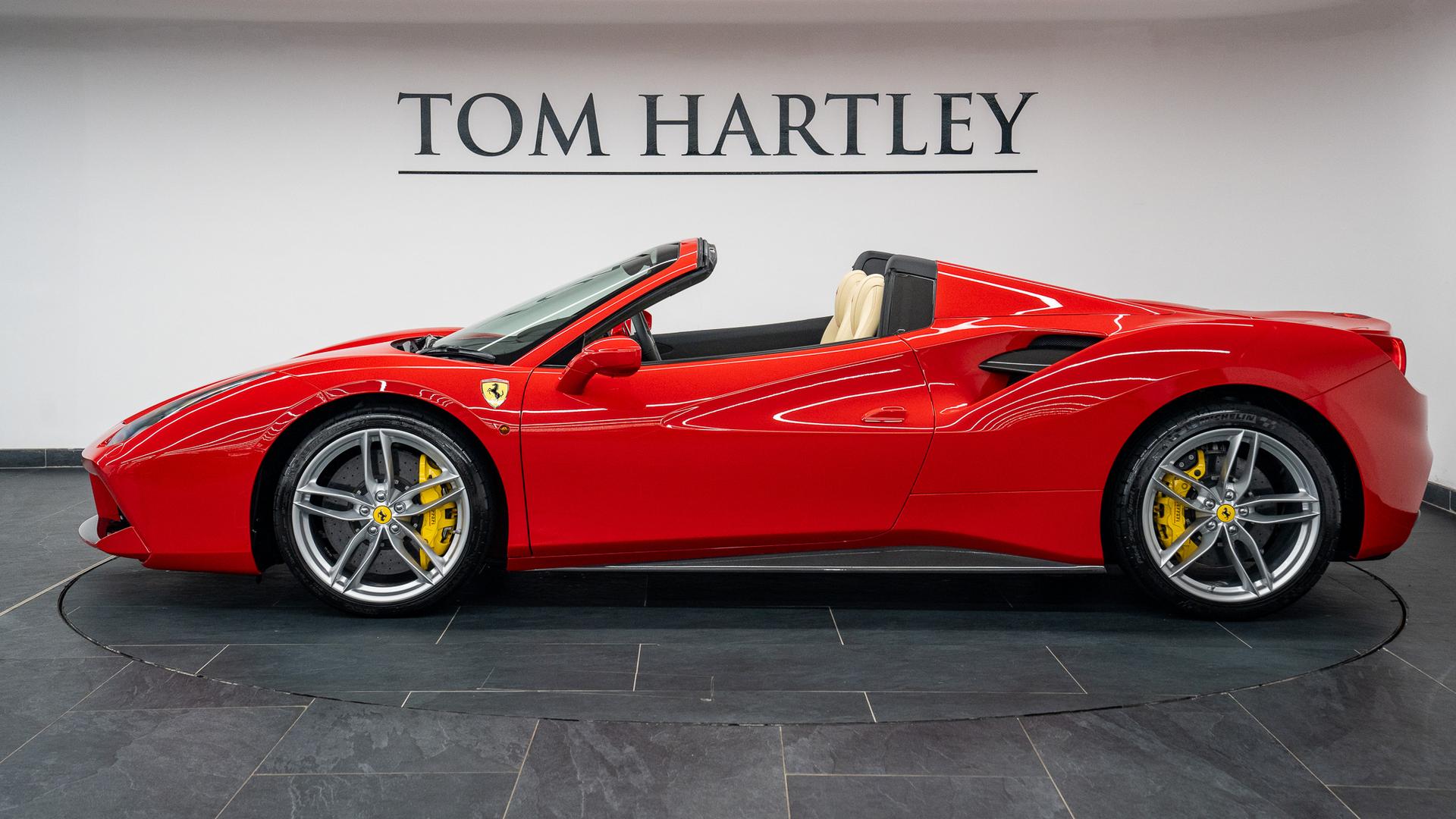Ferrari 488 Photo 780ff21d-86da-40ce-8b52-7eaa6a020840.jpg
