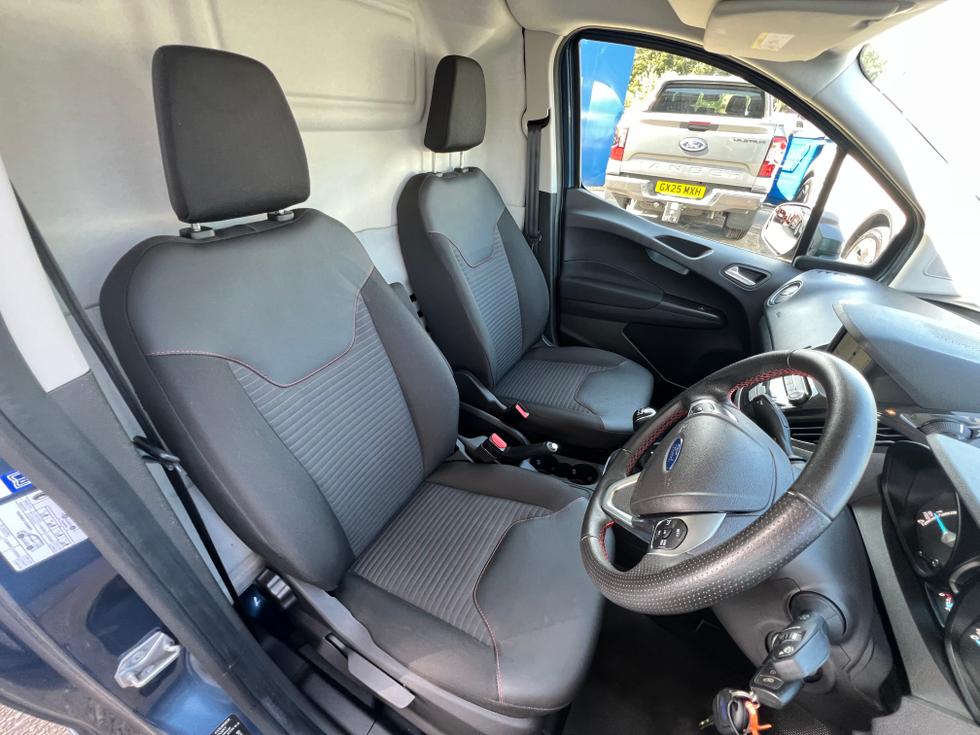 Ford Transit Courier Photo 781109cb-d9a2-4aea-8f2a-a774118fec64.jpeg
