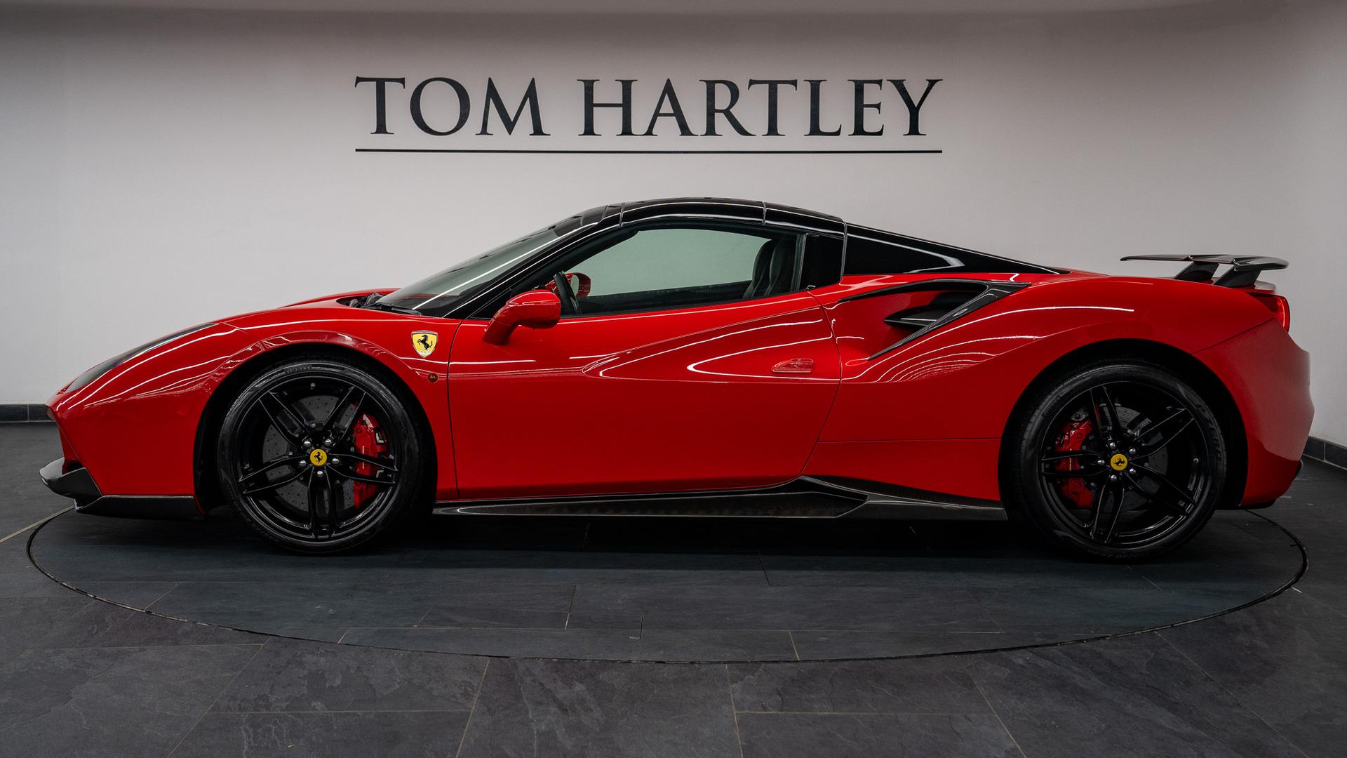 Ferrari 488 Photo 781146b3-df84-47da-8d5a-6808ab5bfba9.jpg