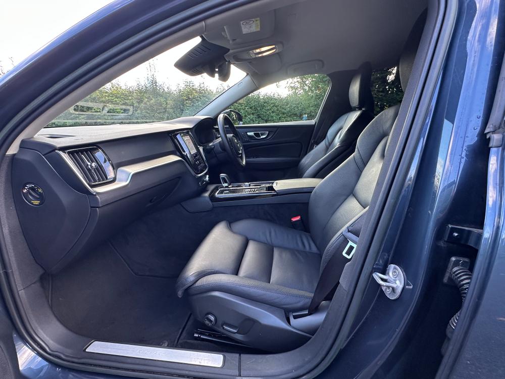 Used Volvo V60 CP72VMO 30