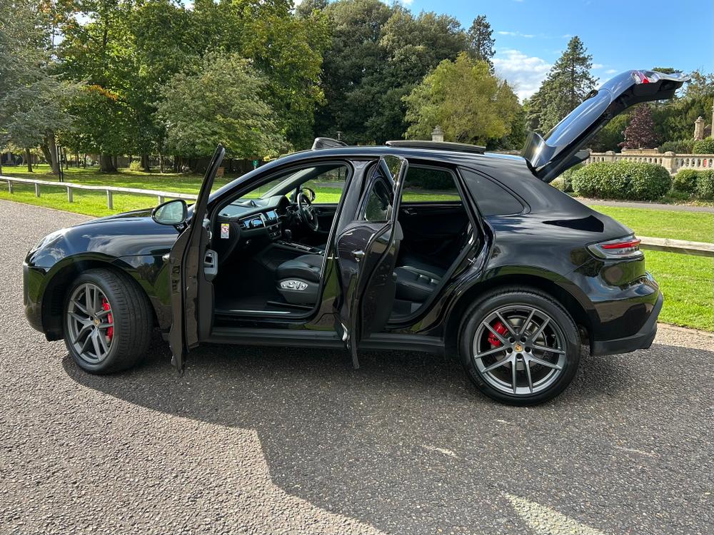 Used Porsche Macan YO72UHW 18