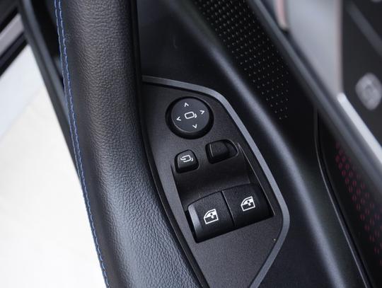 BMW 2 Series Photo 7832d371-96fa-4d1d-bc3e-93bf8dc1ffbb.jpg