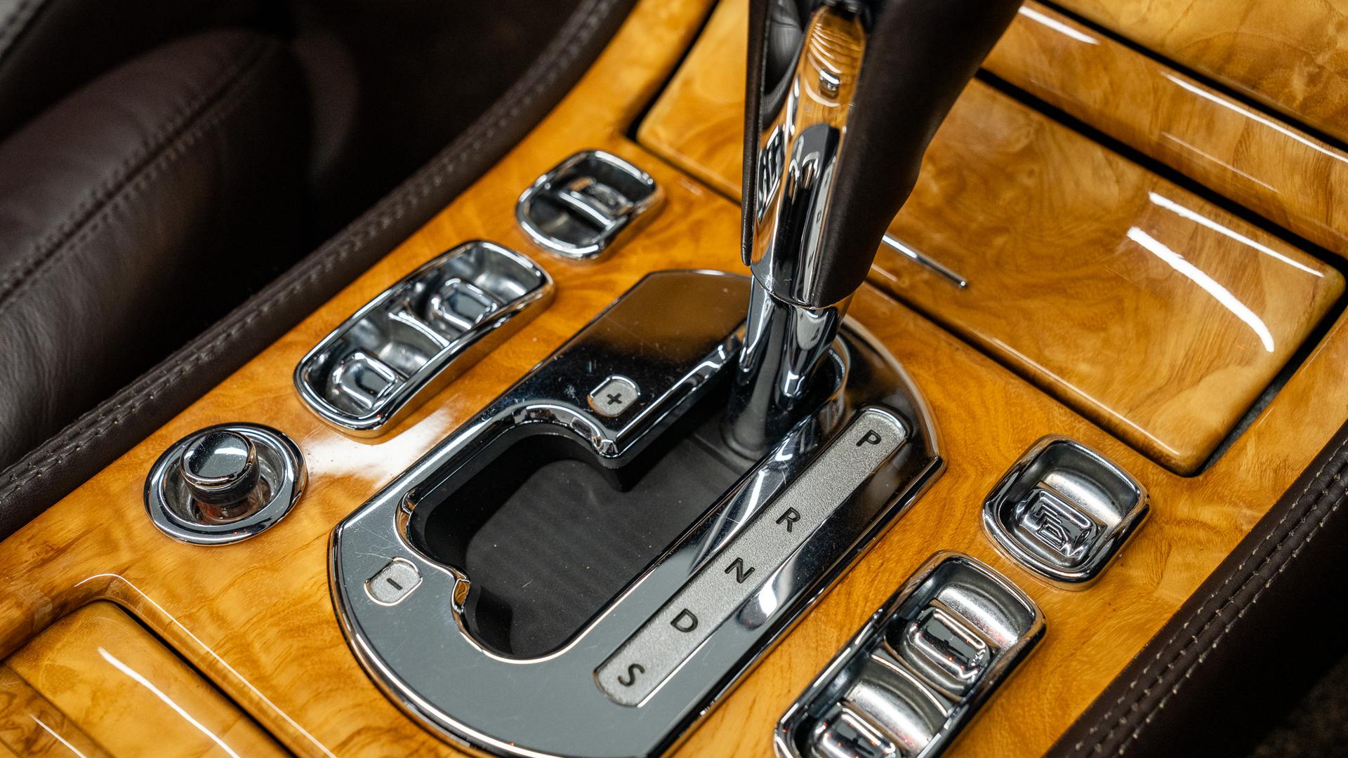 Bentley Azure Photo 78470da4-afe8-4fd7-a52b-b00f9fde45c7.jpg