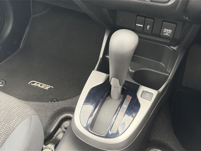 Honda Jazz Photo 784fd904-aa63-494c-96ae-8c4361e60ec5.jpg