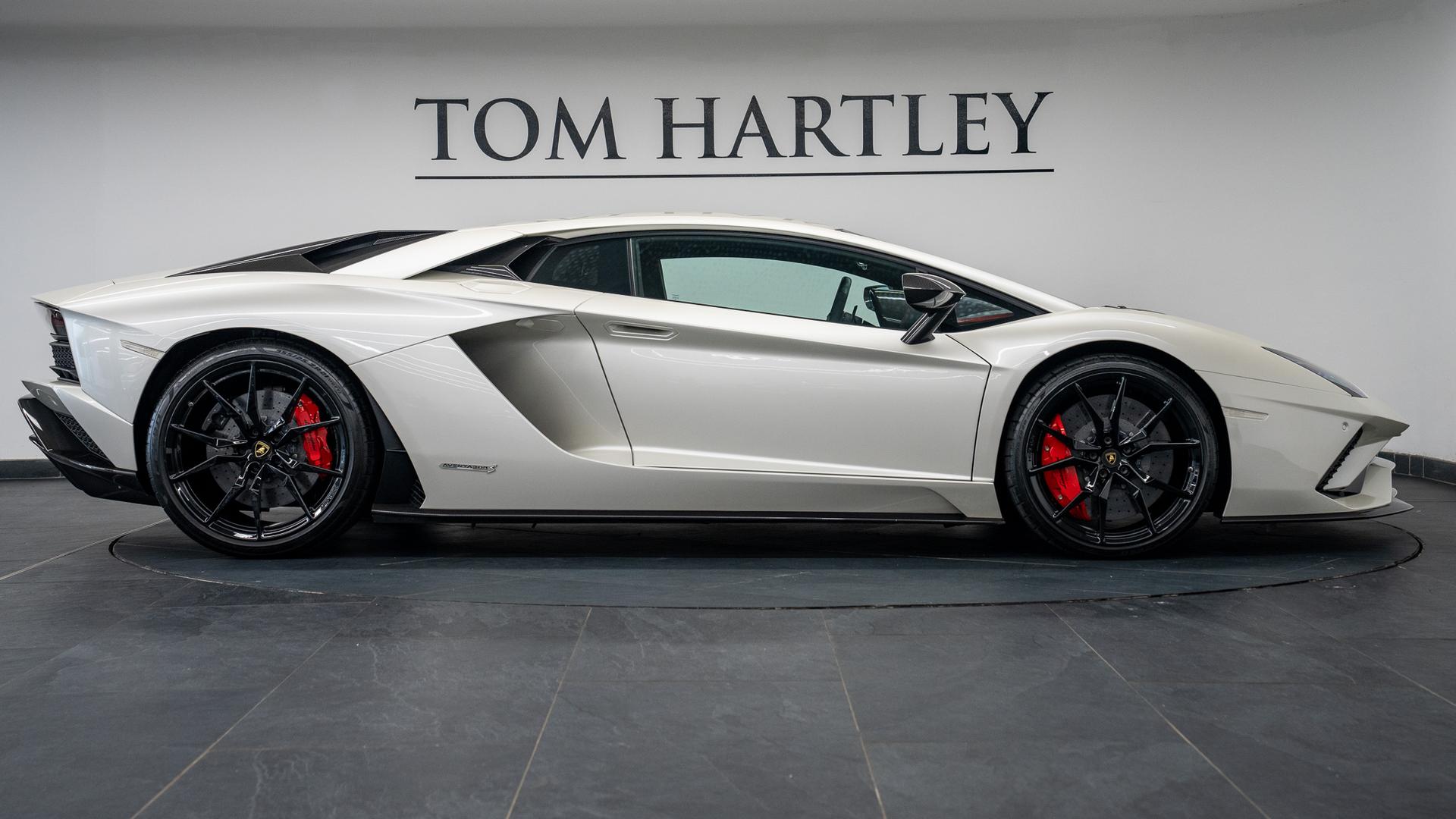 LAMBORGHINI Aventador Photo 78535aff-1d8d-4321-9a62-d75fbf4df9b0.jpg