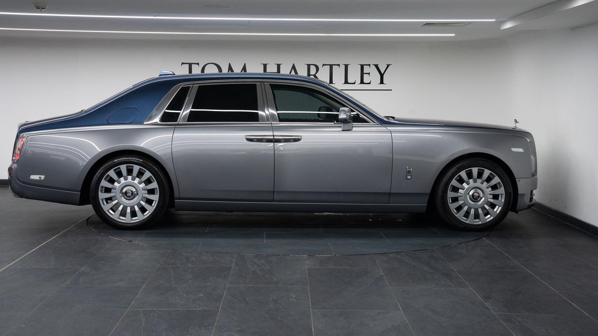 Rolls-Royce Phantom Photo 78567b4b-54a4-4509-8107-5978bb1a5dac.jpg