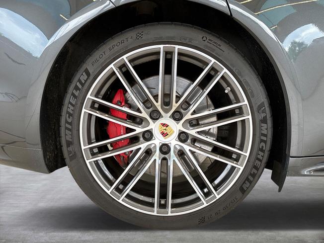 PORSCHE Panamera Photo 9