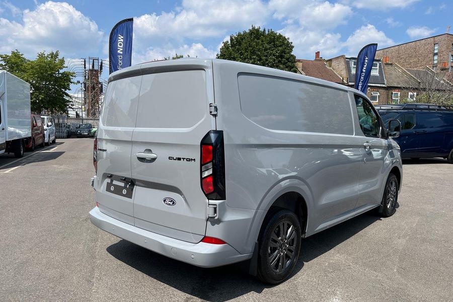 Ford TRANSIT CUSTOM Photo 78594e0c-83bf-432f-9565-bea652a9f56f.jpg
