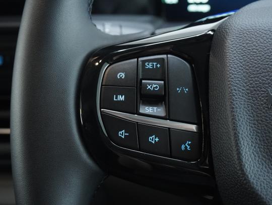 Ford E-Transit Custom Photo 786ad71c-2b4b-4aa9-bf4f-b9f0238ae94c.jpg