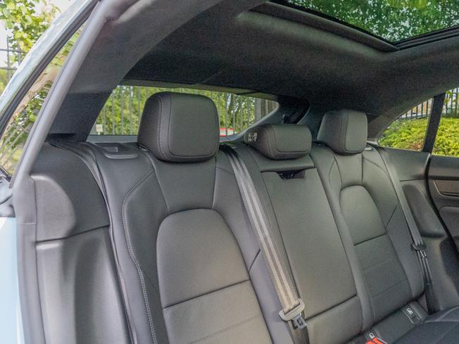 PORSCHE Macan Photo 9