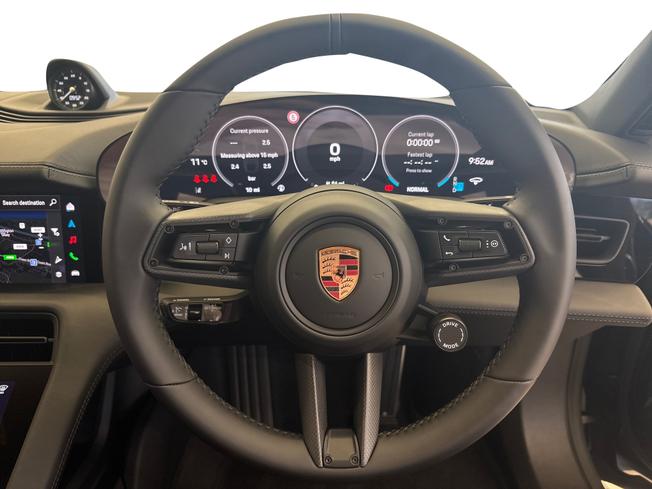 PORSCHE Taycan Photo 17
