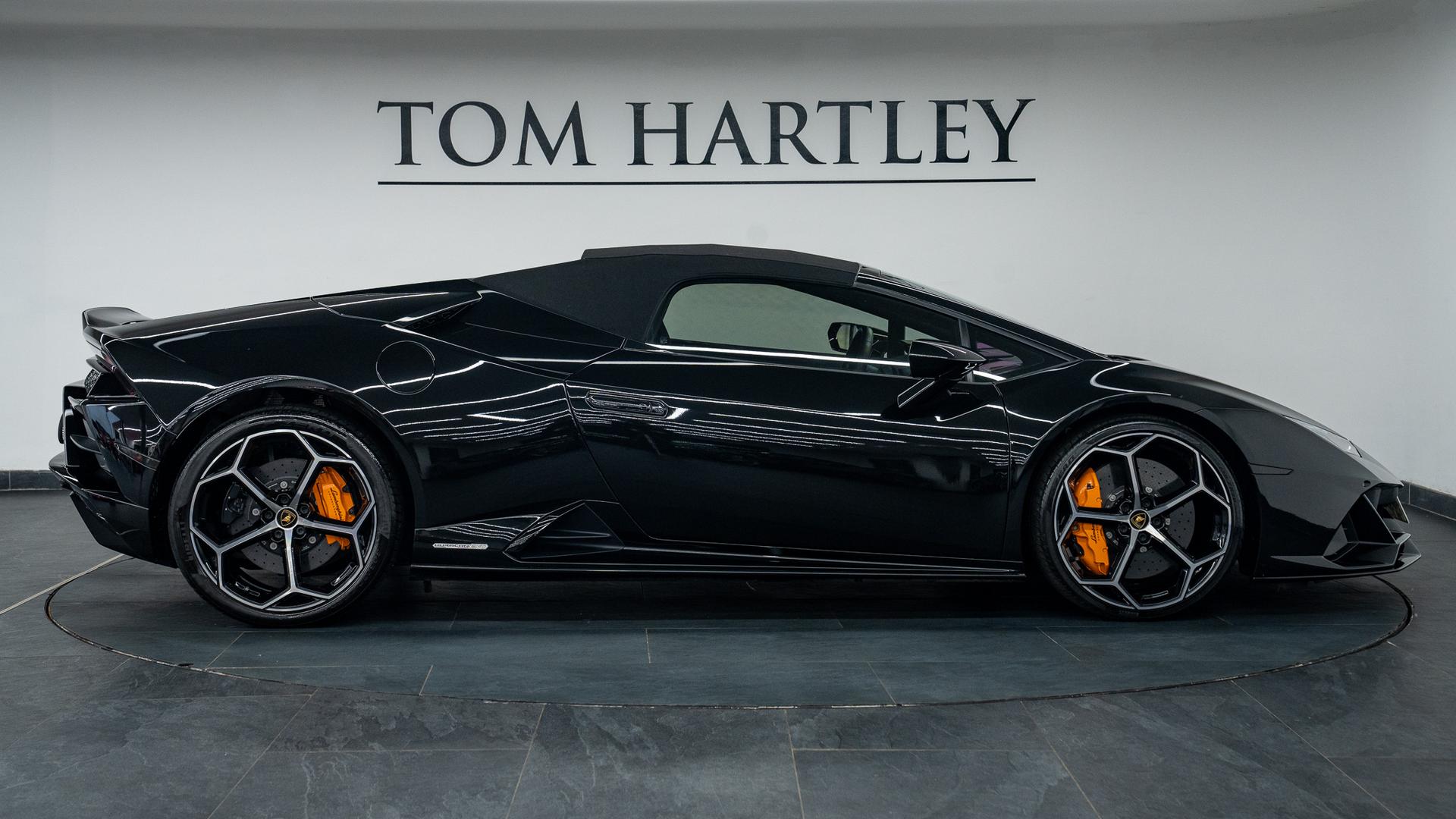 LAMBORGHINI Huracan Photo 7881a353-e9a1-40b5-a1c6-0f5ee8aba22f.jpg