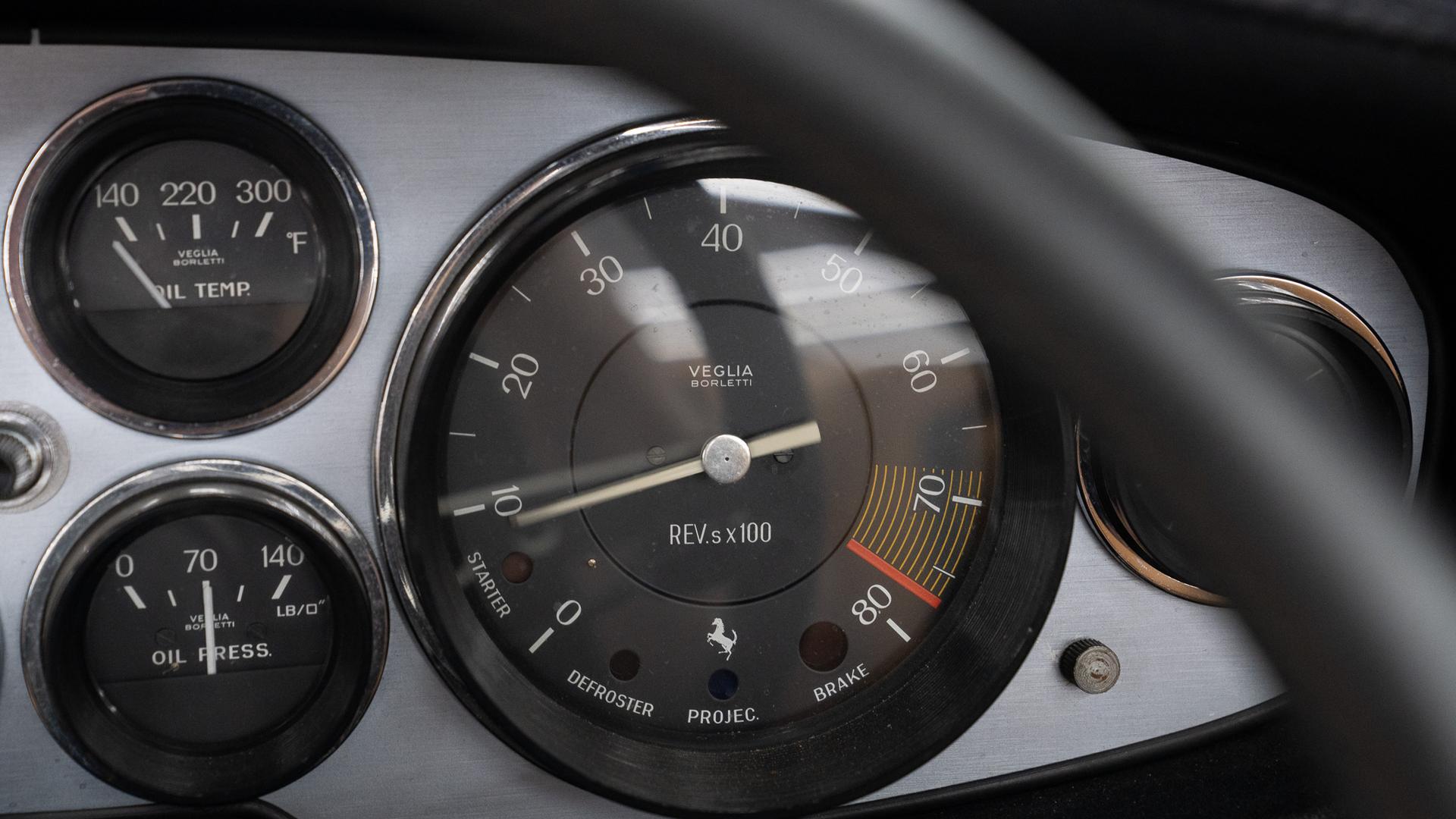 Ferrari 365 GTB/4 Daytona Photo 78961332-58c7-477f-8084-c7fed2039b9f.jpg