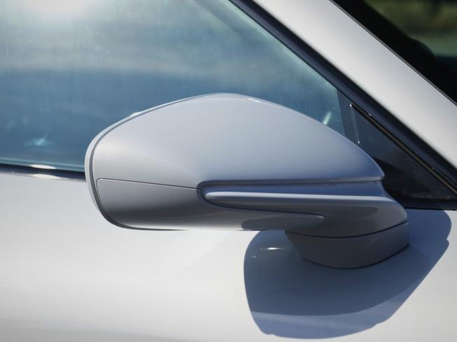 PORSCHE Taycan Photo 15