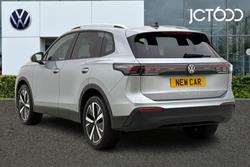 VOLKSWAGEN  Tiguan  Photo 3