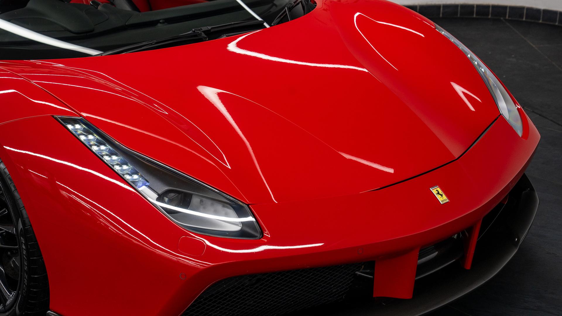 Ferrari 488 Photo 78ab7f79-d9df-4939-8e5a-2374eb1569d9.jpg