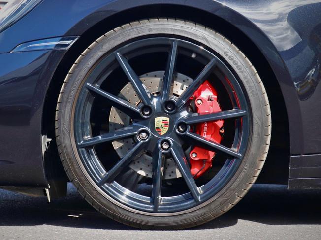 PORSCHE 911 Photo 11
