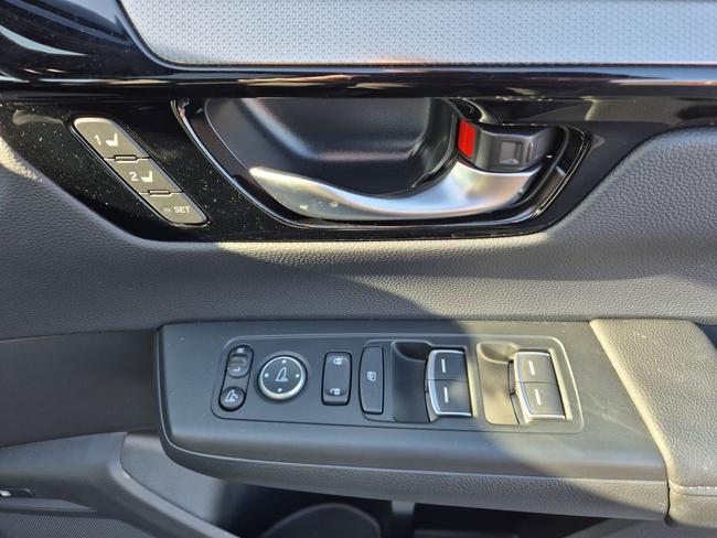 Honda CR-V Photo 78bc7eca-f1c3-4dc0-8cf9-0113967432f5.jpg