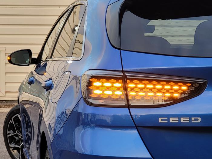 Kia Ceed 1.6 CRDi ISG 48V GT-LINE in Blue Flame £22,494