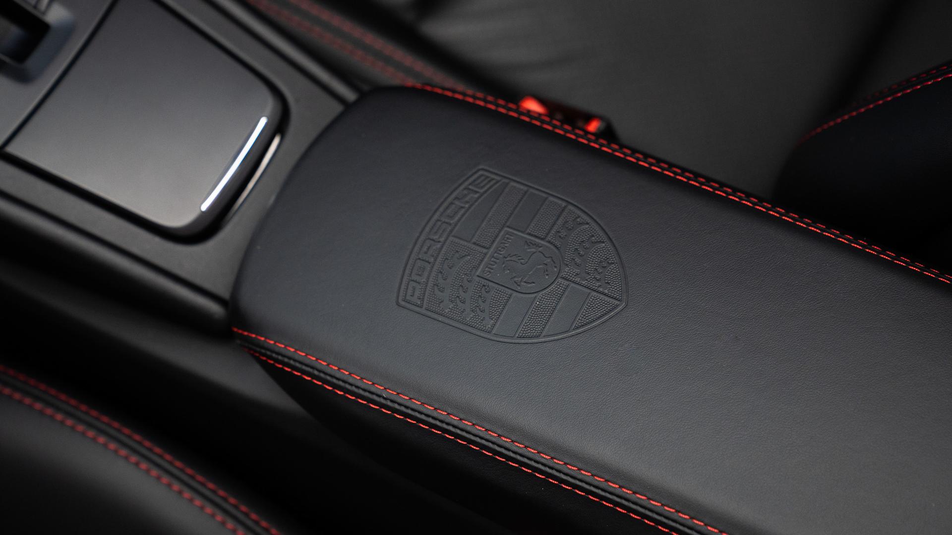 Porsche 911 Photo 78f21ea1-6093-44ed-ac0e-5d4938886bb7.jpg