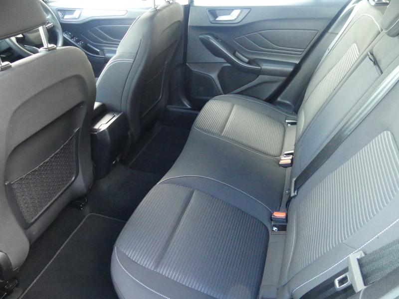 Ford Focus Photo 78f79882-b043-4290-b38d-d6970bef7fd0.jpg