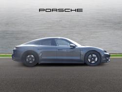PORSCHE Taycan Photo 3