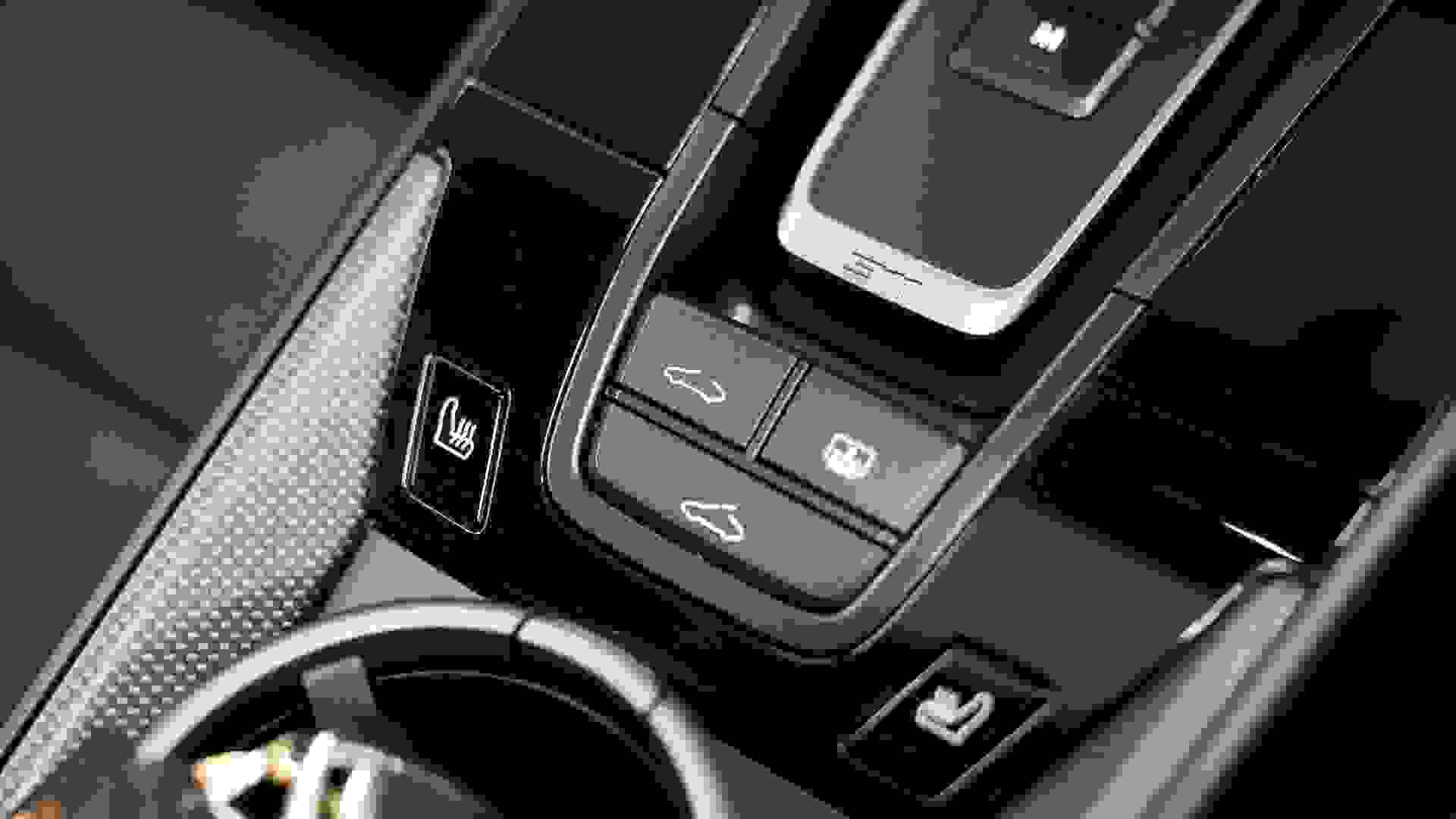 Porsche 911 Photo 78f9bc49-8252-4c95-af06-2492a1e473c3.jpg